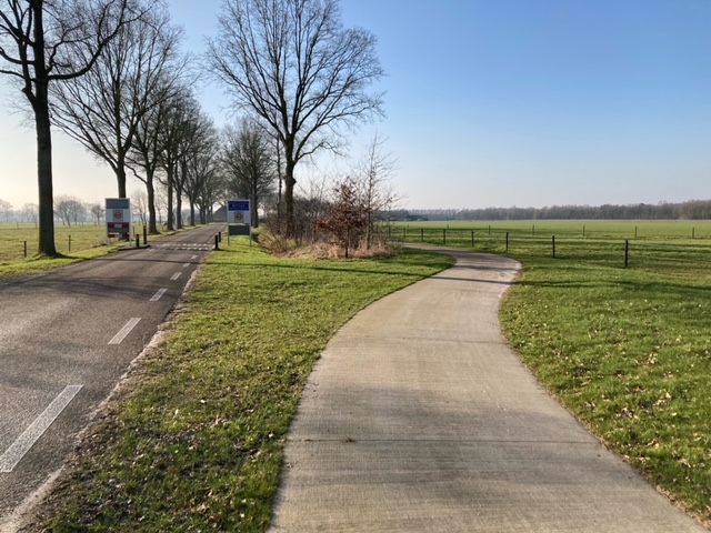 Fietspad naar Amen
